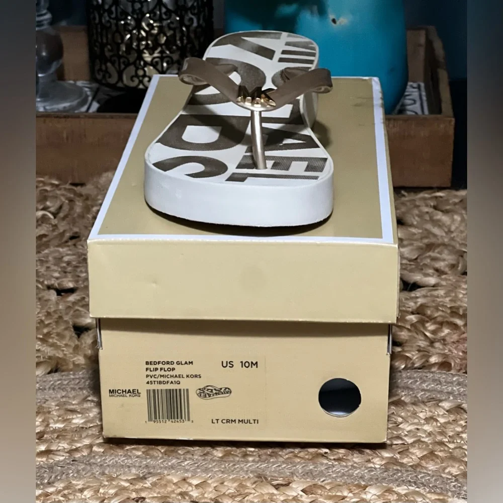 Michael Kors Gold and White Platform Flip-flops - Picture 5 of 8